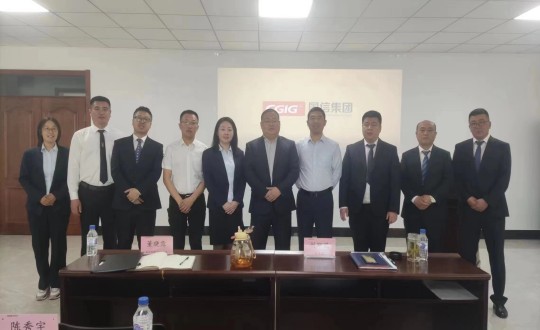 10.装配式总公司“走细腻治理之路，，，，夺百日攻坚胜利”启动大会向导合影（须调解图片清晰度及色调）_副本.jpg